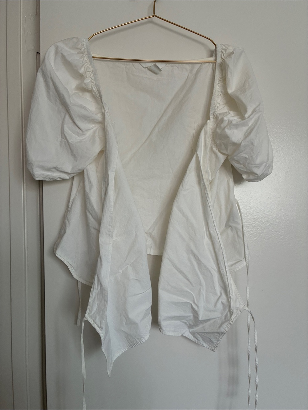 H& M White Puff Sleeve Tie-Front Top